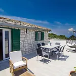 Bliss - With Outdoor Pool And Sea View St Splitska