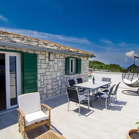 Bliss - With Outdoor Pool And Sea View St Splitska